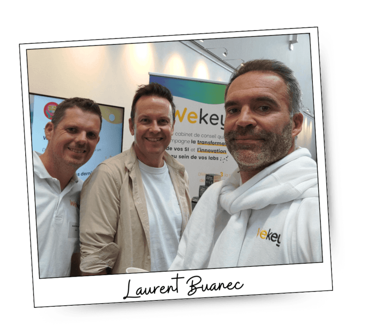 Selfie de l'équipe Wekey avec Laurent Buanec au west web festival